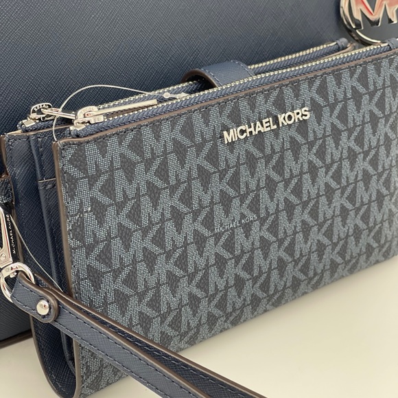 Michael Kors LG Shania Tote & Double Zip W… - Picture 3 of 16